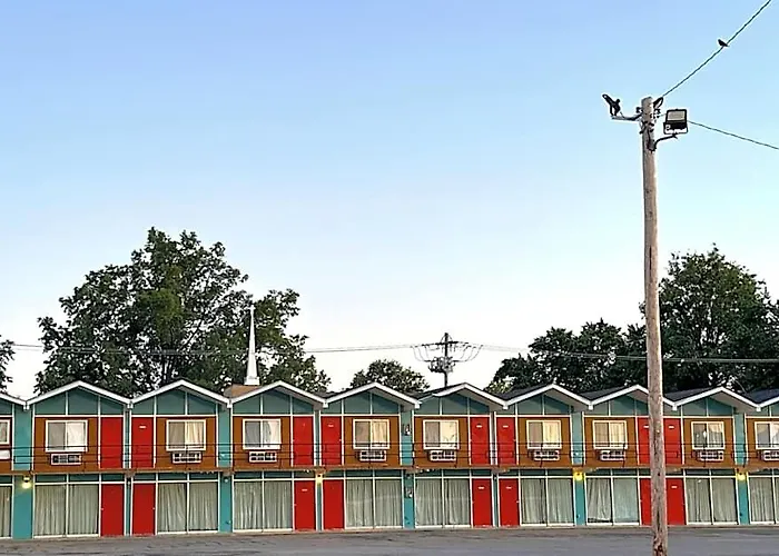 Gray Plaza Motel 2*