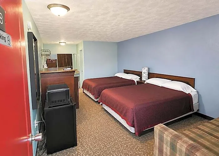 Gray Plaza Motel 2*