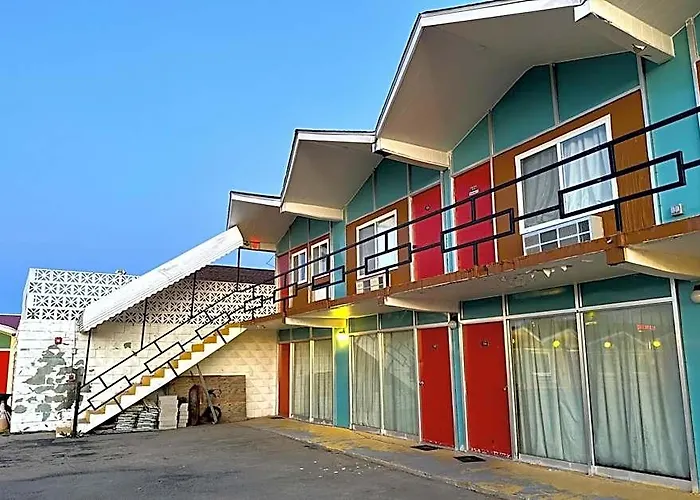Gray Plaza 2*