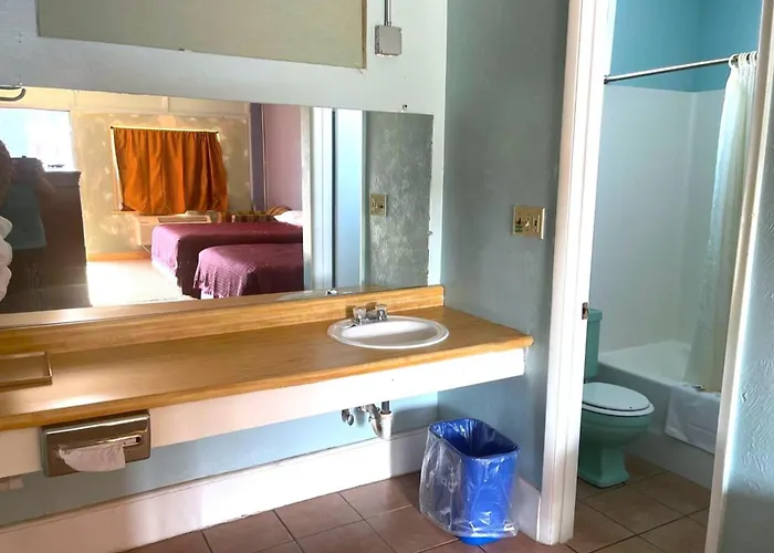 Gray Plaza Motel Benton
